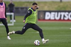 开云APP-德国足球球队赛季热身赛获胜，备战欧洲联赛的简单介绍