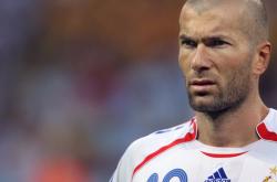 开云官网-范弗利特稳定输出不掉线，雄鹿全面碾压活塞展现冠军底蕴