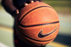 开云官网-欧冠半决赛之夜，维尼修斯末节接管比赛，皇马新王登基