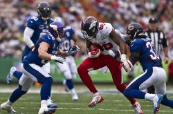 开云体育在线-蓝军铁蹄碾碎斑马防线，基米希一记世界波惊艳欧洲之夜