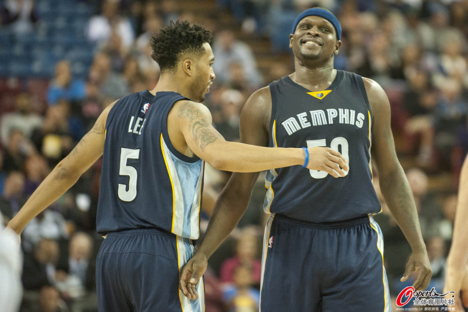 国王队在主场强势压制对手，向前迈进