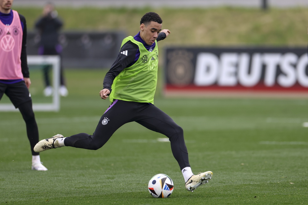 德国足球球队赛季热身赛获胜,备战欧洲联赛的简单介绍 德国足球球队赛季热身赛获胜,备战欧洲联赛的简单介绍