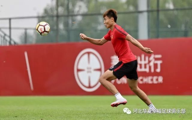 关于沙尔克04客场不敌强敌,遭遇惨败的信息 关于沙尔克04客场不敌强敌,遭遇惨败的信息