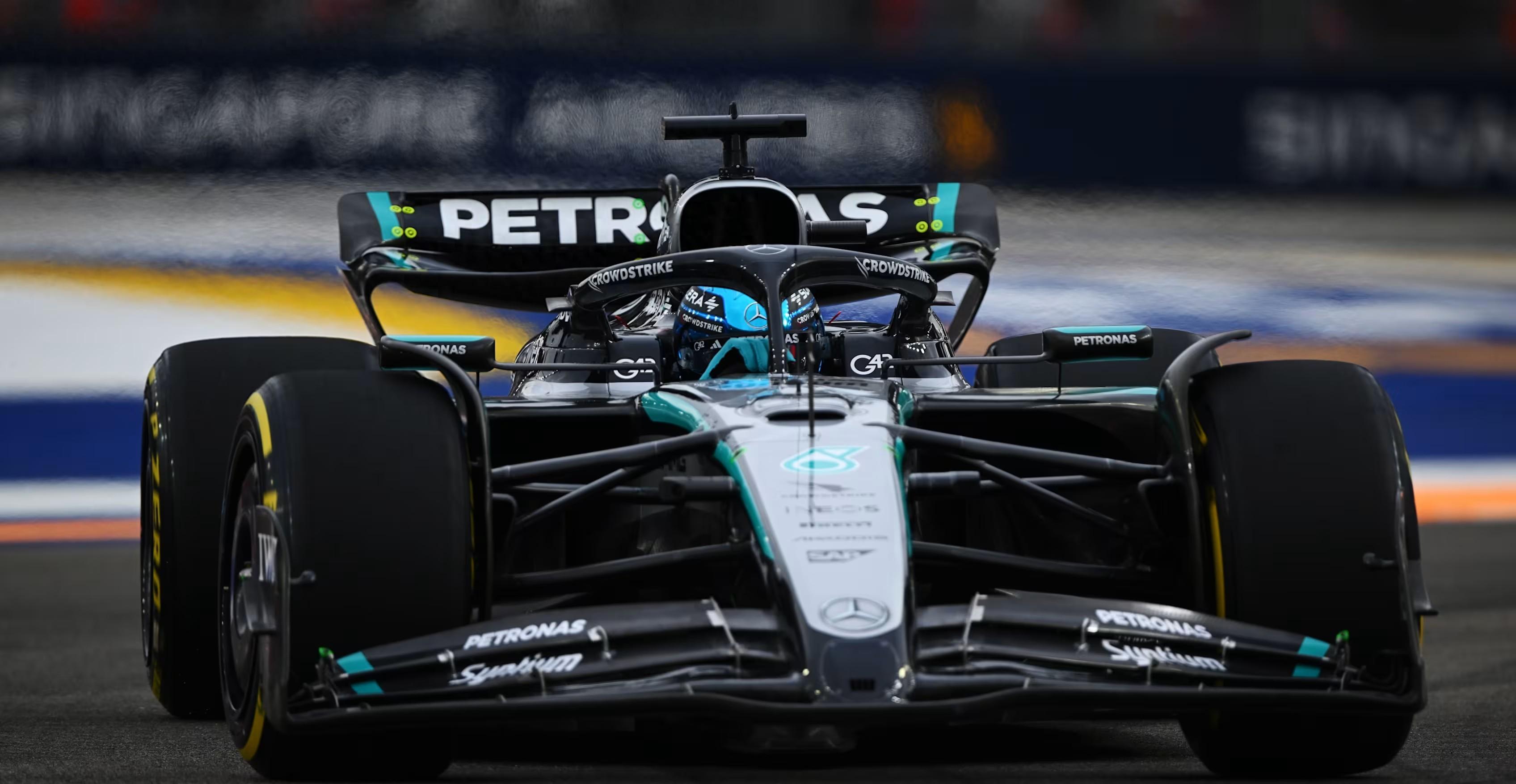 包含梅赛德斯逆转红牛车队，拉塞尔统治全场的词条