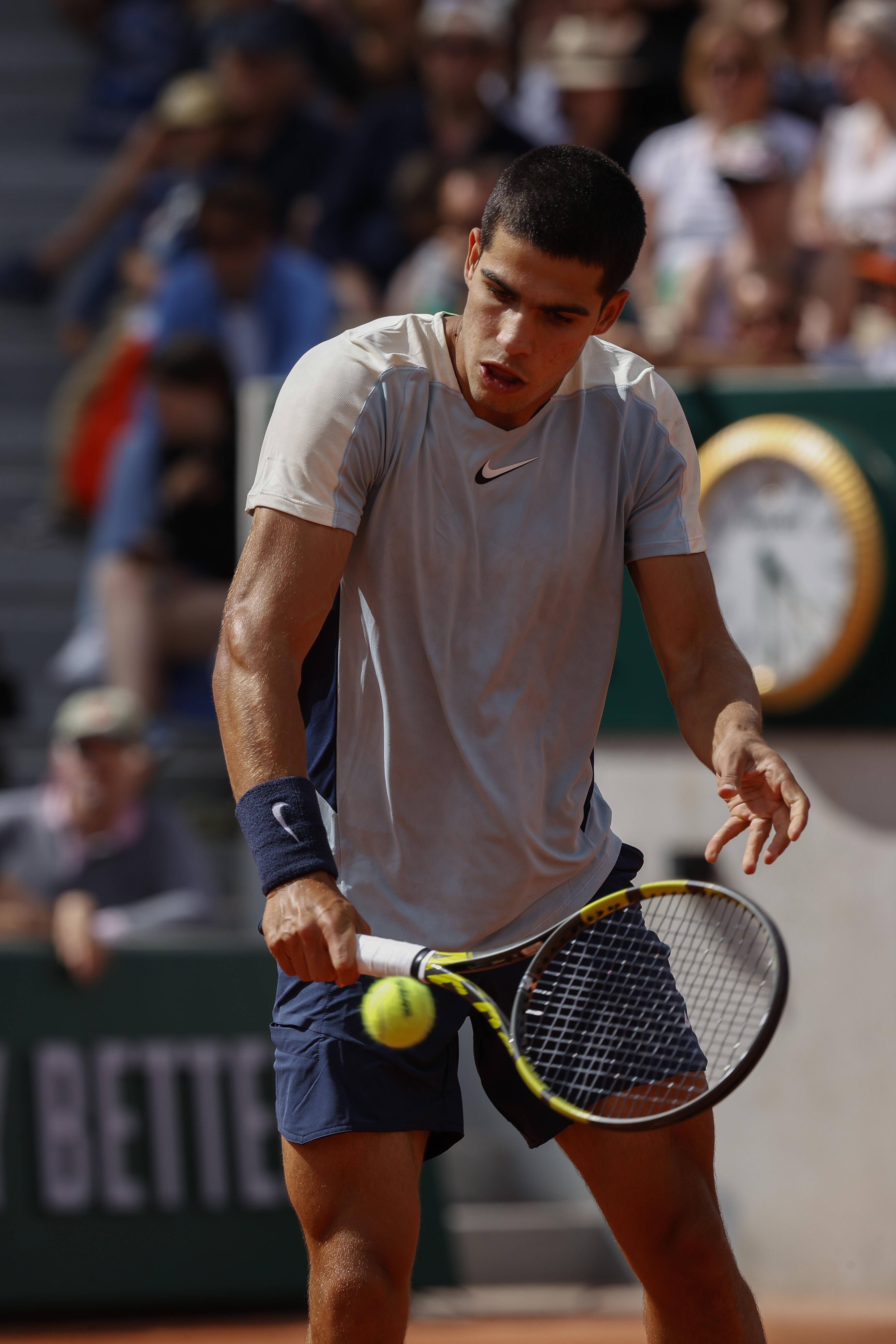 西班牙网球队绝杀德国网球队，阿尔卡拉斯高光表现的简单介绍