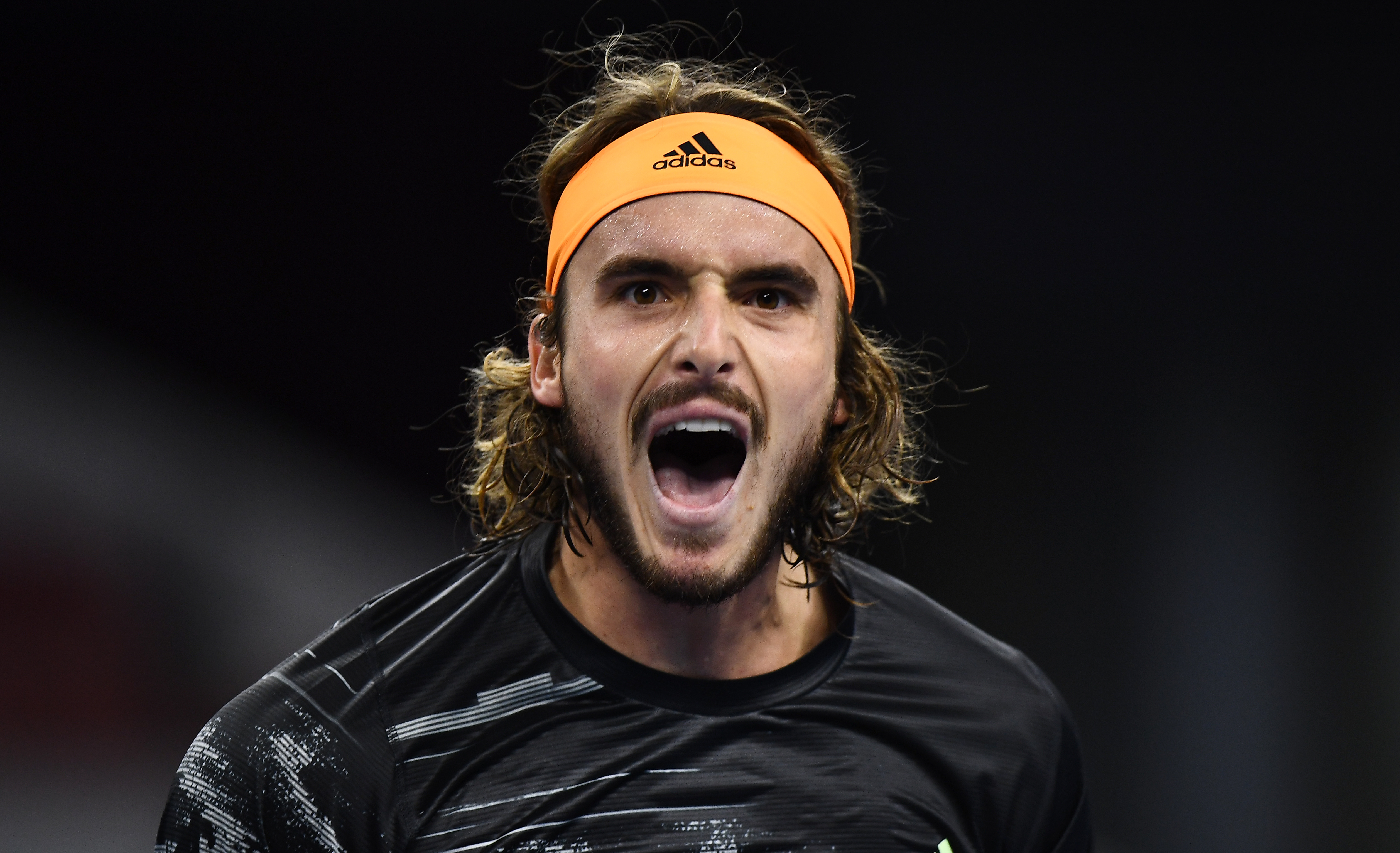 包含戴维斯杯逆转联合杯，西西帕斯状态火热的词条