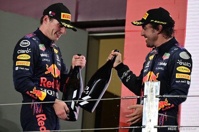 红牛车队险胜迈凯伦，阿隆索统治全场的简单介绍